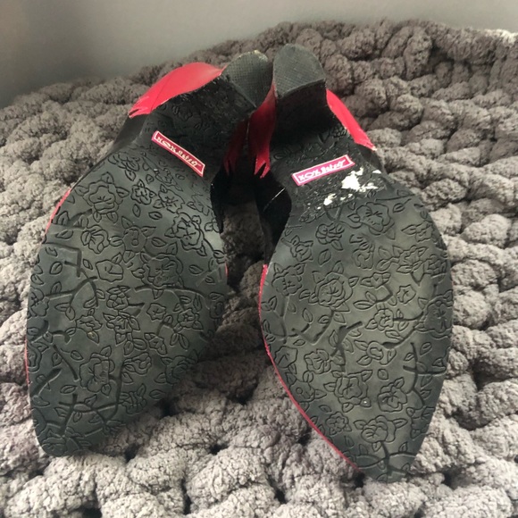 Betsey Johnson Patent Pumps - Picture 4 of 4